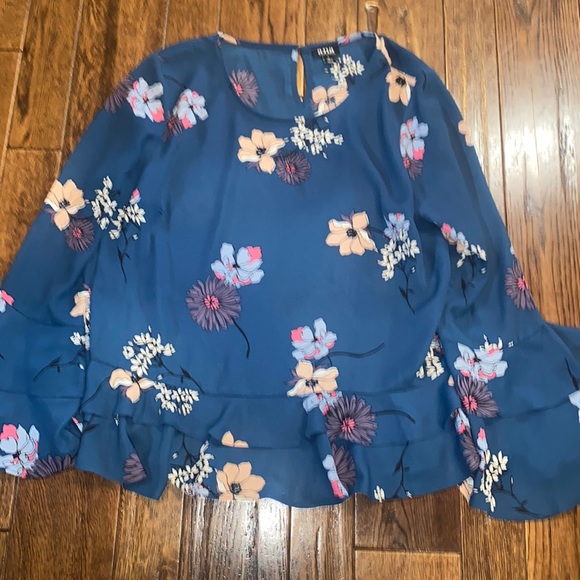 a.n.a Tops - Floral blouse a.n.a brand. Teal color